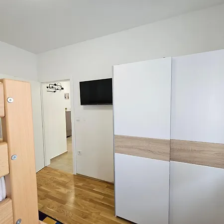 Apartament Ulika *